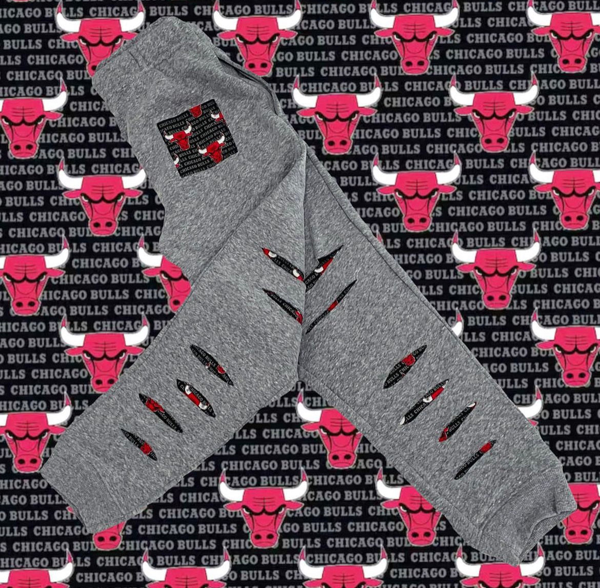 Chicago Bulls Distressed Joggers